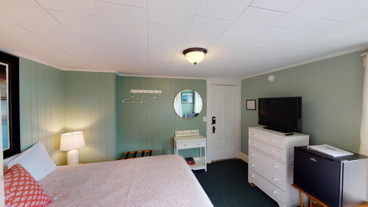 The Lakeview Inn & Cottages Уиърс Бийч Екстериор снимка