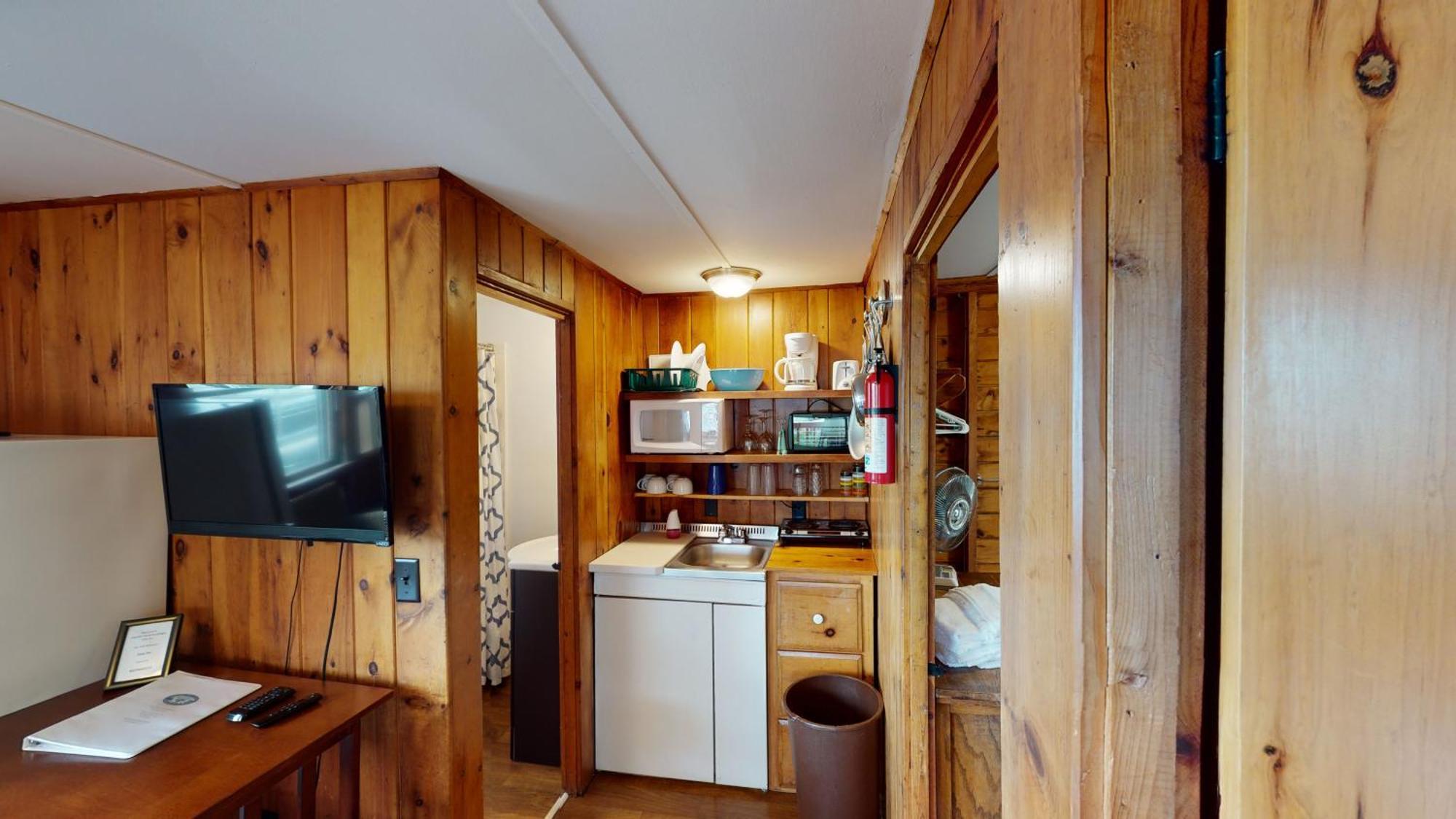 The Lakeview Inn & Cottages Уиърс Бийч Стая снимка